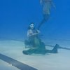 Pamer Gerakan Akrobatik dalam Air, Ini Potret Seru Gisella Anastasia saat Menyelam dengan Kostum Mermaid