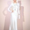 Pesona Lisa BLACKPINK di Event BVLGARI Serpenti Tampil Stunning Pakai Gaun Putih, Tato Dipunggungnya Curi Perhatian