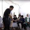 Momen Raffi Ahmad Potong Sendiri Hewan Kurban, Rafathar Kepo Ngintipin Terus