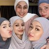 Kumpul Bareng Syifa Hadju Sampai Baby Tsabina, Ini Potret Cantik Rebecca Klopper Pakai Hijab