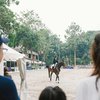 Suportif Banget, Ini Deretan Potret Keluarga Onsu Temani Betrand Peto Lomba Berkuda