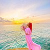 Bener-Bener Kayak Mermaid, Ini Deretan Gaya Tasya Farasya saat Nikmati Sunset di Maldives