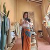 10 Potret Mirror Selfie Wulan Guritno yang Cantik Awet Muda, Foto saat di Kasur Bikin Salfok!