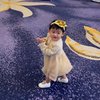 8 Foto Cantik Moana Anak Ria Ricis Pakai Dress Warna Beige, Senyumnya Manis Banget! 