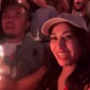 Potret Nisya Ahmad Nonton Konser Coldplay di Belanda Bareng Suami