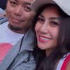 Potret Nisya Ahmad Nonton Konser Coldplay di Belanda Bareng Suami