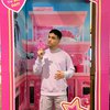 Potret Bahagia Fadly Faisal Main Boneka Barbie di Mall, Tidak Didampingi Becca Lagi! 