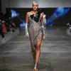 Deretan Potret Kimmy Jayanti saat Catwalk di JF3 2023, Aura Supermodel Terpancar Banget
