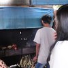 8 Potret Arumi Bachsin dan Lakeisah saat Asyik Makan di Warung Pinggir Jalan, Kulit Putihnya Disangka Lagi Pakai Stocking!