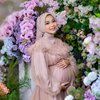 10 Potret Maternity Shoot Anak Kedua Ikbal Fauzi, Full Senyum Menunggu Kelahiran Baby Boy!