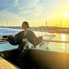Definisi Tuan Putri yang Melanglang Buana, Raline Shah Nikmati Golden Hour di Prancis Sambil Naik Kapal Mewah