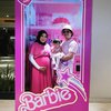 11 Potret Selebriti Berhijab Cosplay Jadi Barbie, Stylish dan Tetap Anggun!