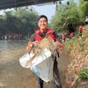 Gak Cuma Pintar Matematika, Ini Potret Jerome Polin Peduli Lingkungan Bersihkan Sungai Ciliwung