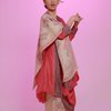 10 Potret Andien Aisyah Ikut Tren Barbie Versi Kearifan Lokal Pakai Kain Tradisional Indonesia