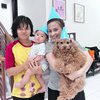 Potret Kompak Felicya Angelista dan Caesar Hito Merayakan Ulang Tahun Anjingnya yang ke-5