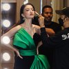 Potret Raline Shah Tampil Glamour Pakai Gaun dengan Pita Kado Ulang Tahun, Cantik Banget Bak Boneka Hidup