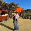 Mama Panutan Banget, Potret Cantik Jennifer Bachdim Hadir di Pesta Ulang Tahun Luna Maya Sambil Gendong Anak! 