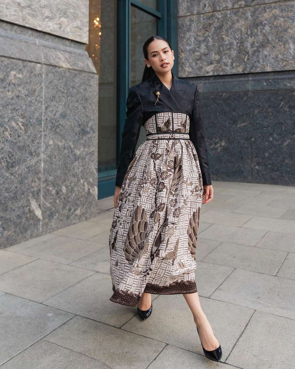 Styling Hanbok dengan Batik, Ini Potret Inspiratif Maudy Ayunda di ASEAN Business Award yang Fashionable Abis