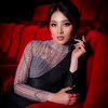 Sat Set! Natasha Wilona Jalani Pemotretan Singkat di Bioskop, Kaki Jenjangnya Curi Perhatian