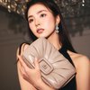 Visualnya Mahal Abis! Shin Se Kyung Unjuk Pesona di Pemotretan Majalah Elle Korea