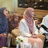 Potret Haru Oki Setiana Dewi Menemani Ibunda Wisuda Tahfidz setelah Sempat Koma di ICU!