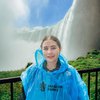 Deretan Potret Prilly Latuconsina Main ke Niagara Falls, Seru Basah-basahan sambil Makan Es Krim