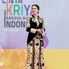 Tampil Elegan, Ini Potret Arumi Bachsin Pakai Batik dan Kebaya Pamekasan yang Tuai Pujian