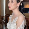 10 Potret Cantik Arumi Bachsin yang Tampil Bak Pengantin Baru, Kulit Putihnya Sukses Bikin Salfok!