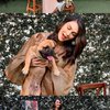 BTS Pemotretan Terbaru Luna Maya, Curi Perhatian Photoshoot Bareng Anjing