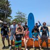 Potret Sixpack Nia Ramadhani saat Surfing, Curi Perhatian Pamer Body Goals Pakai Sport Bra 