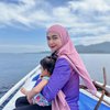Ajak Moana Main ke Laut Lagi, Berikut Potret Sumringah Anak Ria Ricis Saat Naik Speedboat! 