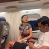 Deretan Momen Azizah Salsha dan Pratama Arhan Naik Shinkansen, Gandengan Terus!