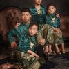 Sarwendah dan Anak-anaknya Pemotretan Pakai Busana Jawa, Keberadaan Ruben Onsu Dicari Netizen