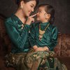 Sarwendah dan Anak-anaknya Pemotretan Pakai Busana Jawa, Keberadaan Ruben Onsu Dicari Netizen