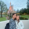 Potret Nana Mirdad Liburan bareng Sarah, Seru-seruan Kunjungi Disneyland Tokyo