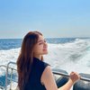 Nathalie Holscher Liburan ke Bali, Pamer Foto di Atas Speed Boat dengan Pose Bak Bintang Iklan! 