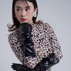 8 Pemotretan Livy Renata Pakai Outfit Motif Macan, Aura Supermodel-nya Terpancar!