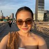 Potret Marsha Aruan Pakai Outfit Off-shoulder saat Jalan-Jalan, Kece Abis!