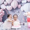 7 Potret Lucu Si Kembar Alma dan Alsha Anak Anisa Rahma yang Telah Genap Setahun, Sudah Bisa Rebutan Kue Sampe Belepotan!  