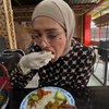 Deretan Potret Mulan Jameela Kulineran Makanan Khas Sunda, Malah Dapat Cibiran Netizen Karena Makan Pakai Sarung Tangan! 