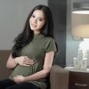 Potret Baby Bump Bella Bonita Istri Denny Caknan, Tetap Temani Suami Manggung Meski Perut Semakin Membesar