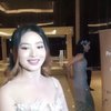 10 Potret Wajah Asli Natasha Wilona dari Kamera Wartawan, Kulitnya Bikin Insecure!