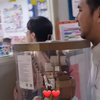 Potret Sederhana Ulang Tahun Anak ke-2 Arumi Bachsin di Sekolah, Emil Dardak Sigap Gotong Kue Sendiri
