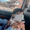 Bikin Gemes Netizen, Inilah Deretan Potret Lucu Moana Pakai Masker Sebesar Wajah Mungilnya! 