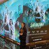 Potret Adinda Azani Hadiri Gala Premier Film Saranjana di Malaysia