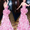 8 Potret Wika Salim Pakai Dress Bunga-Bunga saat Manggung di Balikpapan, Cakep Banget!