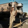 Pakai Outfit Apapun Selalu Kece, Ini 7 Gaya Fuji saat Pemotretan di Jalanan Tokyo