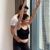 8 Potret Jessica Mila yang Lagi Ikuti Kelas Pranatal Yoga, Baby Bump-nya Makin Kelihatan Besar
