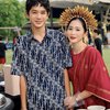 7 Potret Bunga Zainal saat Pakai Pakaian Khas Adat Padang di Acara Sekolah Anaknya, Pesonanya Rancak Bana!