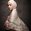 10 Potret Lesti Kejora, Syifa Hadju dan Dinda Hauw saat Jadi Model Scarf, Flawless Abis!